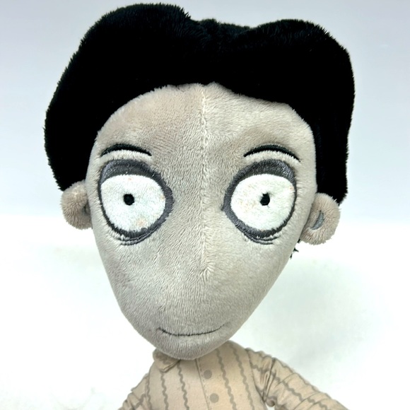 2012 Disney Store FRANKENWEENIE “ VICTOR” 23” posable plush - Picture 2 of 7